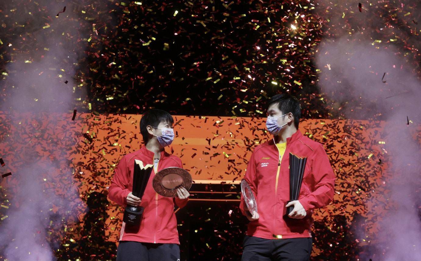 钟丽缇、张伦硕夫妇被小鲍抱的饰演者米可的哭戏感动，称跨年时会再次带着小朋友一起观看
